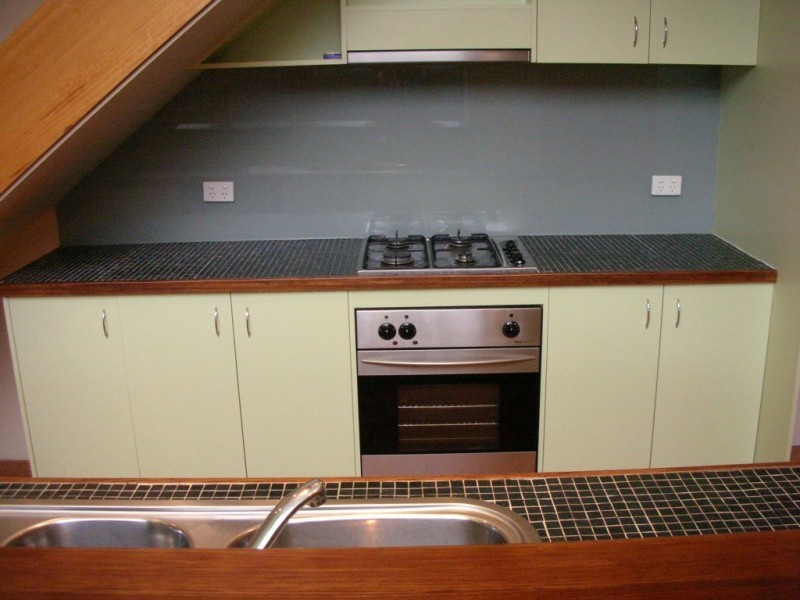 11 Eastwood St, Seddon VIC 3011