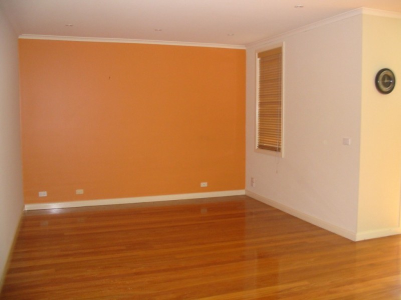 11 Eastwood St, Seddon VIC 3011