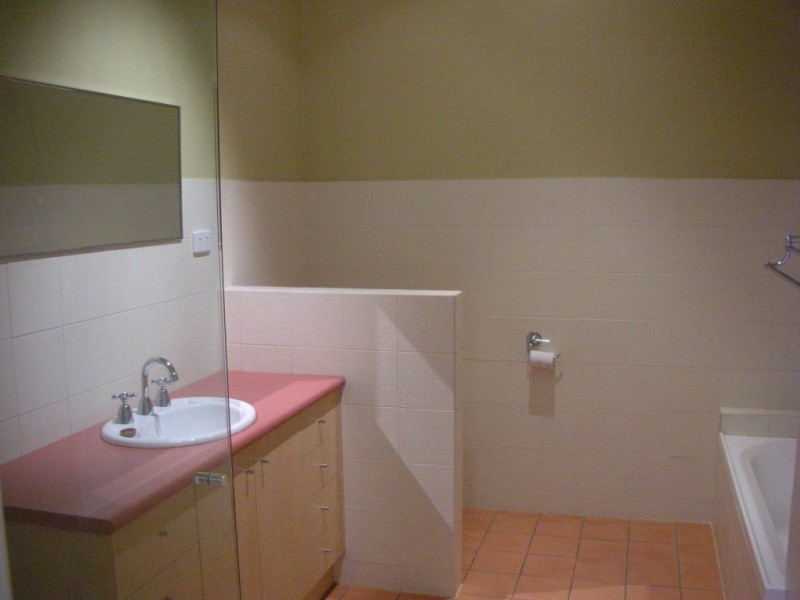 11 Eastwood St, Seddon VIC 3011