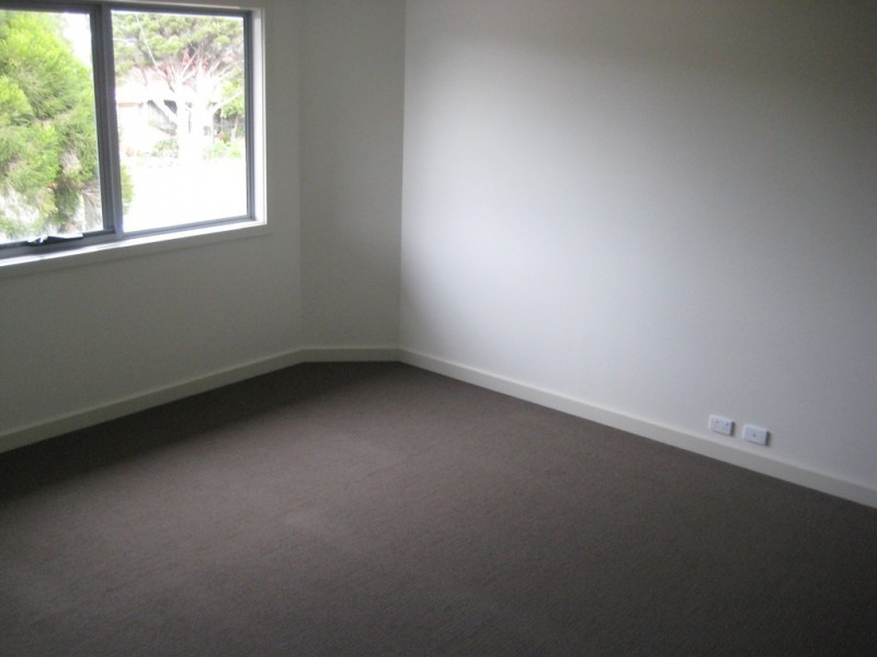 140 Blackshaws Road, Newport VIC 3015