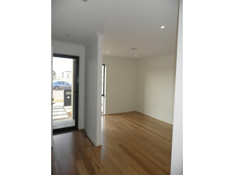72 McDougall Drive, Footscray VIC 3011