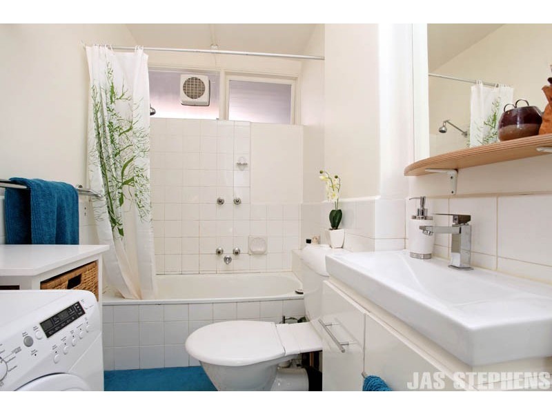 9/294 Nicholson Street, Seddon VIC 3011