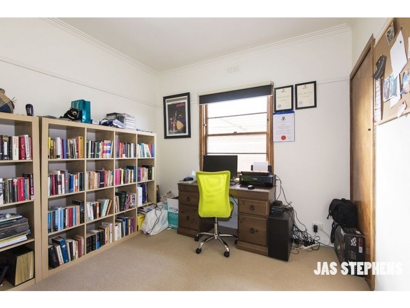 2 Burns Street, Maidstone VIC 3012