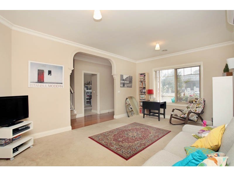 2/5A Chatfield Street, Kingsville VIC 3012