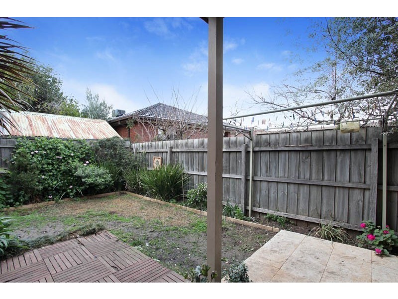 2/5A Chatfield Street, Kingsville VIC 3012