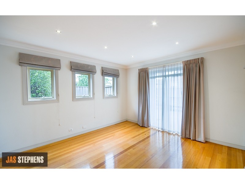 2/36 Vernon Street, South Kingsville VIC 3015