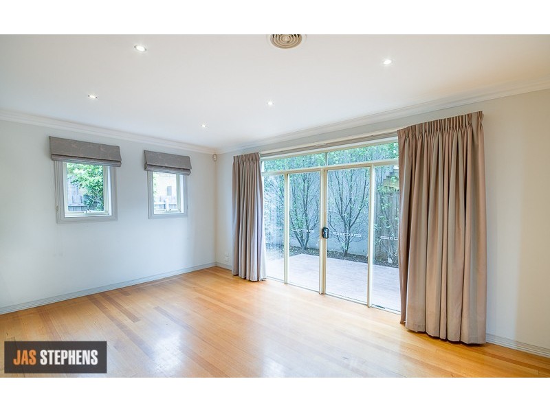 2/36 Vernon Street, South Kingsville VIC 3015