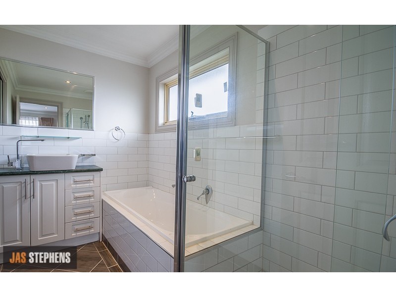 2/36 Vernon Street, South Kingsville VIC 3015