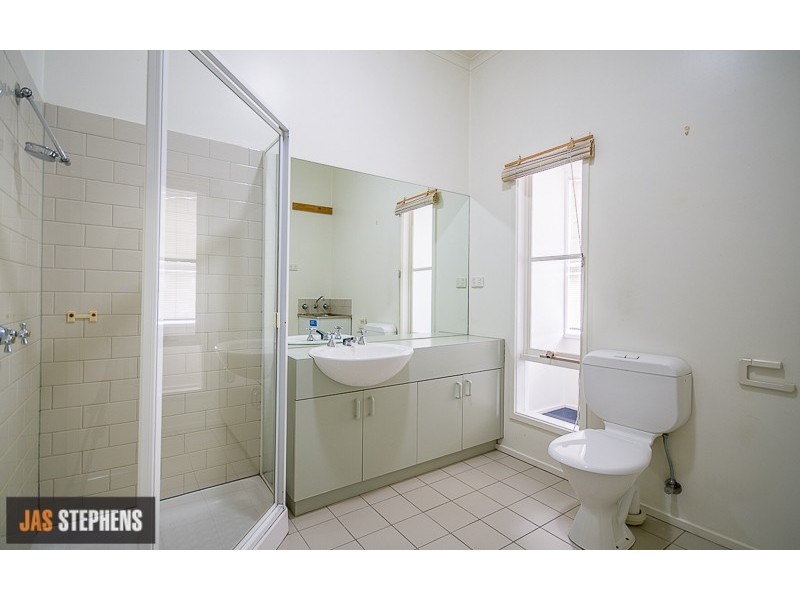 1/2 Ballarat Road, Footscray VIC 3011