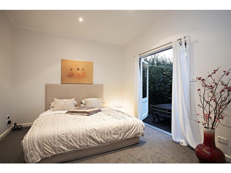 9 Austin Street, Seddon VIC 3011