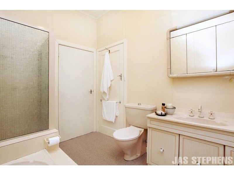 72 The Strand, Newport VIC 3015