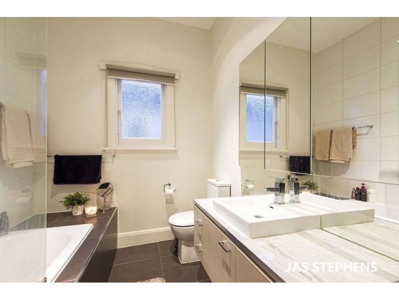 89 Coronation Street, Kingsville VIC 3012