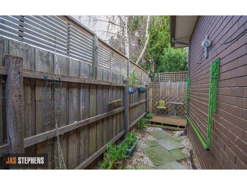 11/119 Essex Street, West Footscray VIC 3012