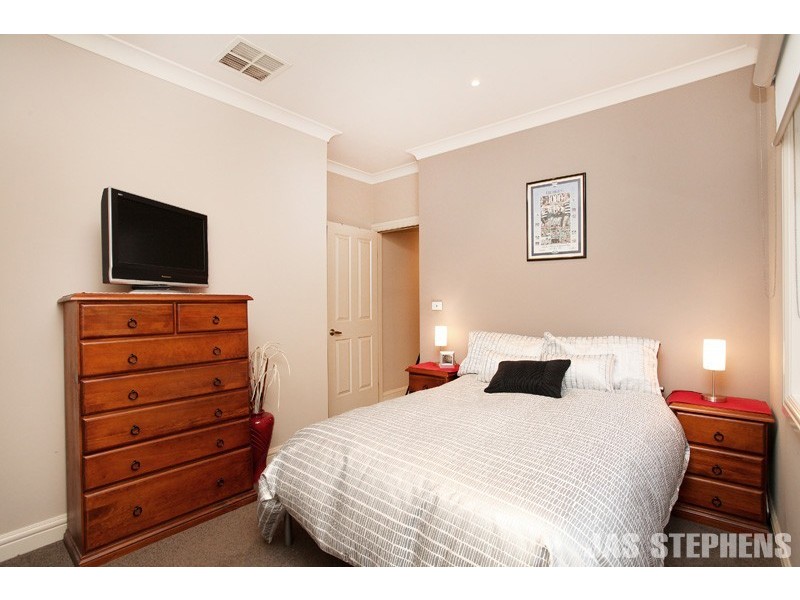 12/24 Dongola Road, West Footscray VIC 3012