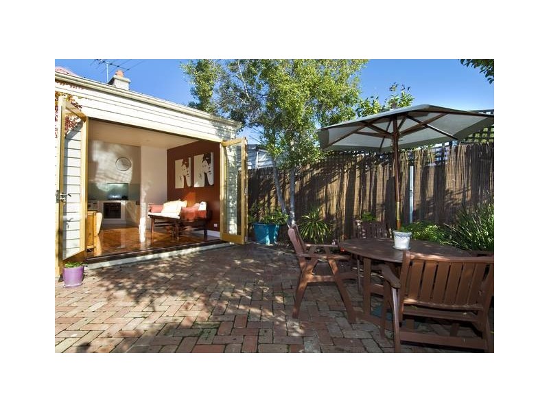 8 Tennyson Street, Seddon VIC 3011