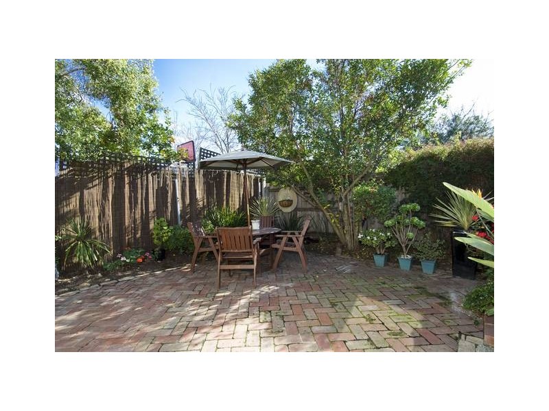 8 Tennyson Street, Seddon VIC 3011