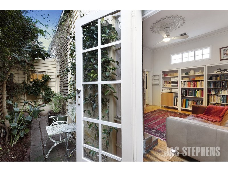 8 Arran Street, Seddon VIC 3011