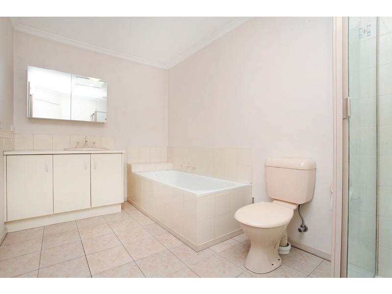 30 Emma Street, Seddon VIC 3011