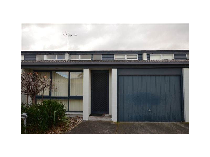 2/12 Market Street, West Footscray VIC 3012