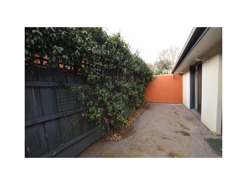 2/12 Market Street, West Footscray VIC 3012