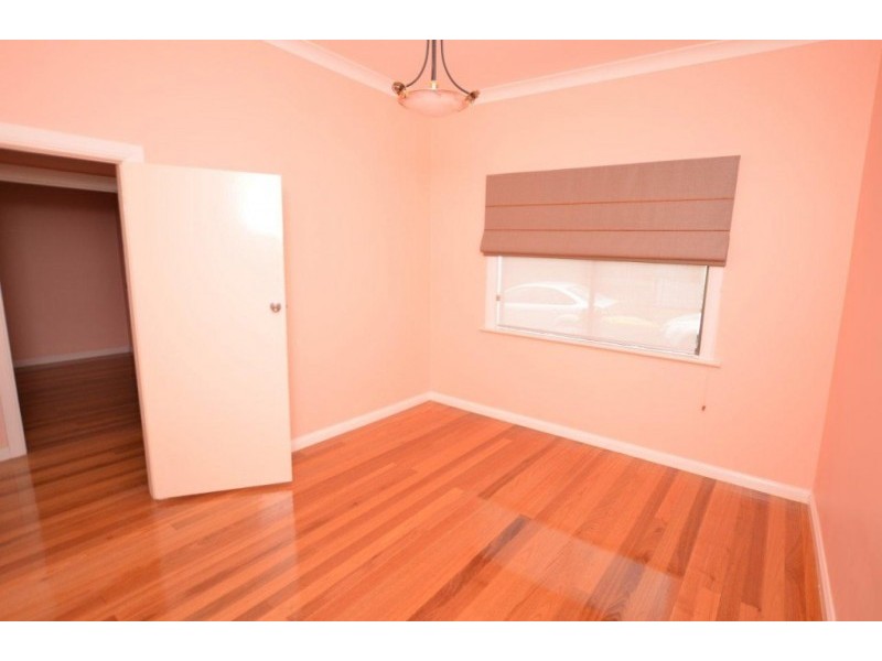 42 Summerhill Road, Footscray VIC 3011