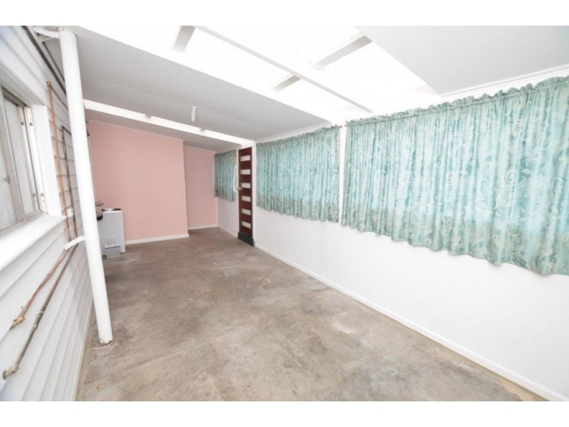 42 Summerhill Road, Footscray VIC 3011