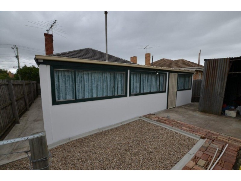 42 Summerhill Road, Footscray VIC 3011