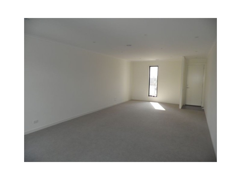 44 McDougall Drive, Footscray VIC 3011