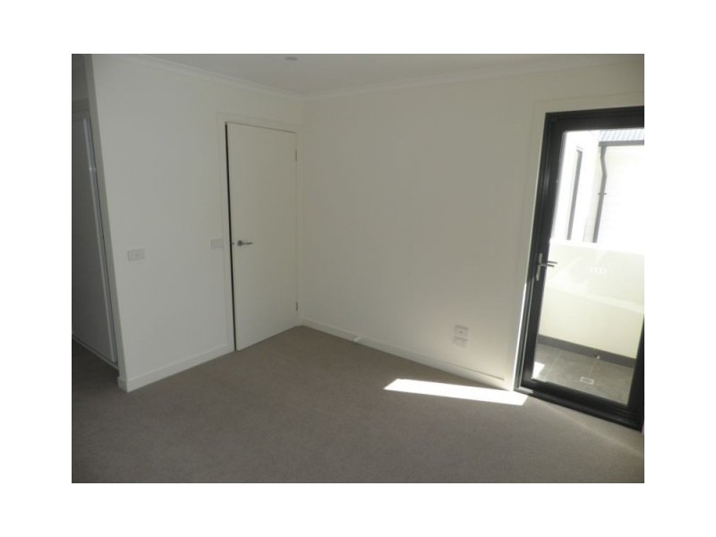 44 McDougall Drive, Footscray VIC 3011