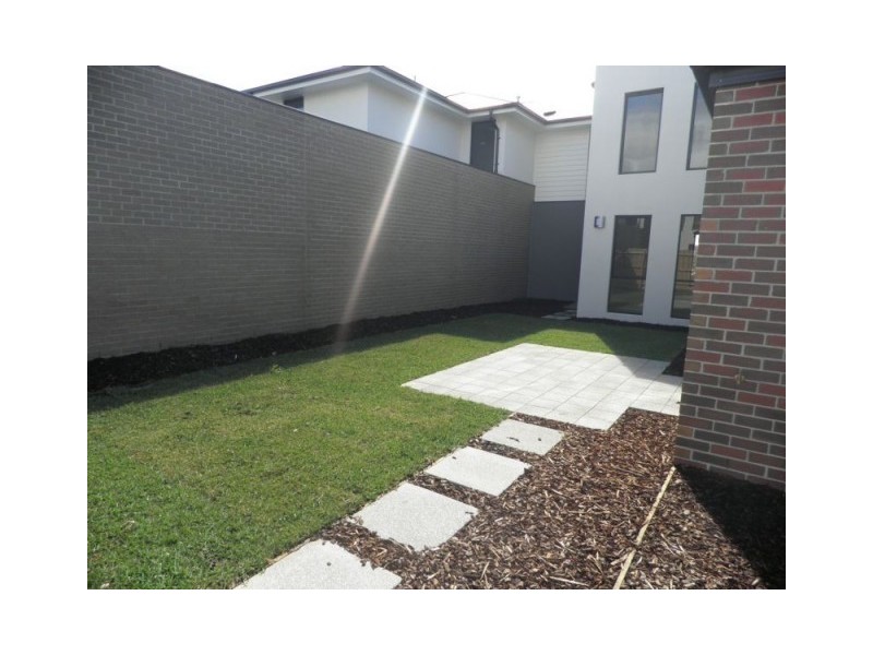 44 McDougall Drive, Footscray VIC 3011