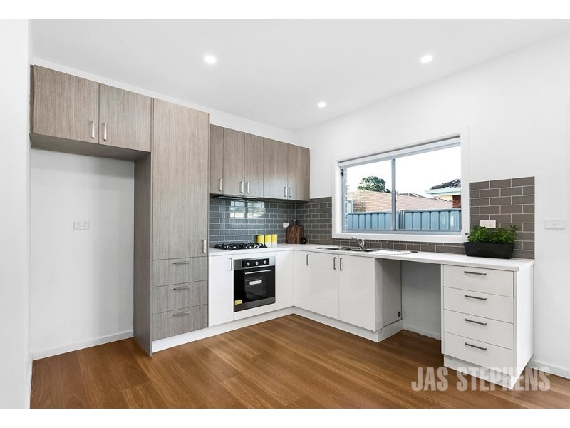 2/30 Vernon Crescent, Sunshine West VIC 3020