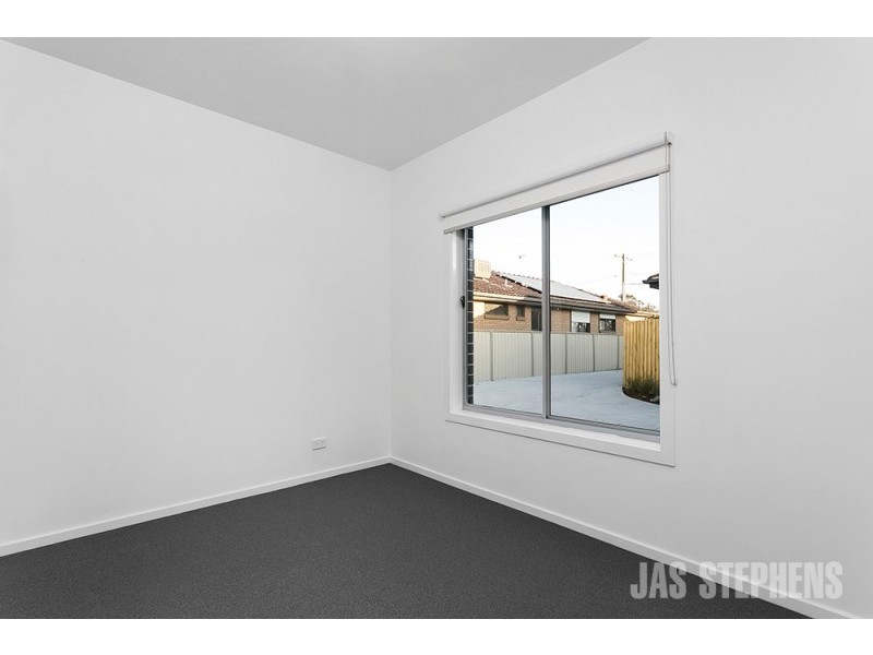 2/30 Vernon Crescent, Sunshine West VIC 3020