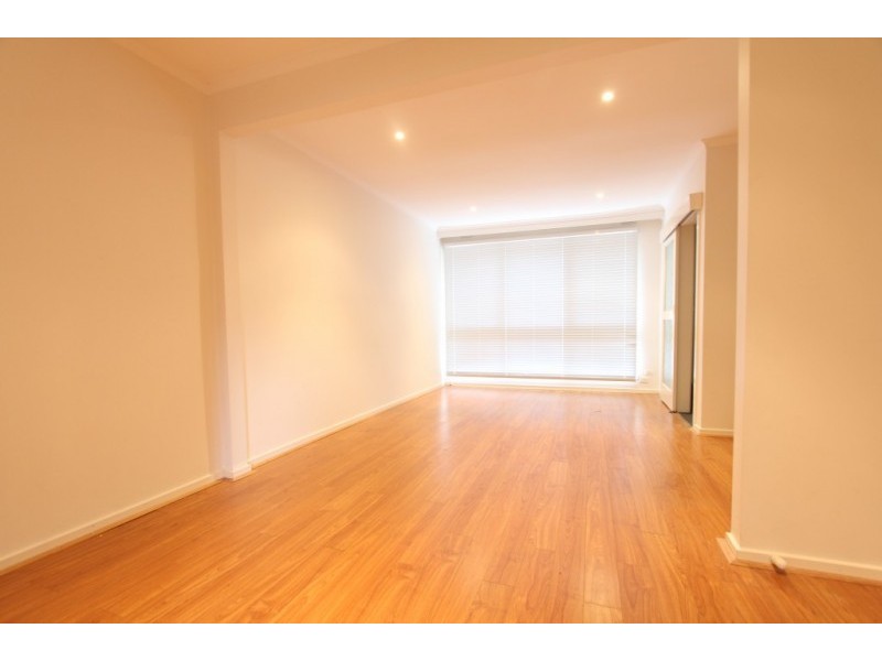 12/119 Essex Street, West Footscray VIC 3012