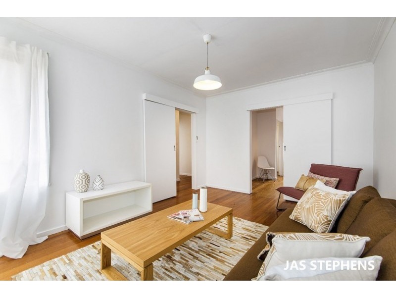 2/698 Barkly Street, West Footscray VIC 3012