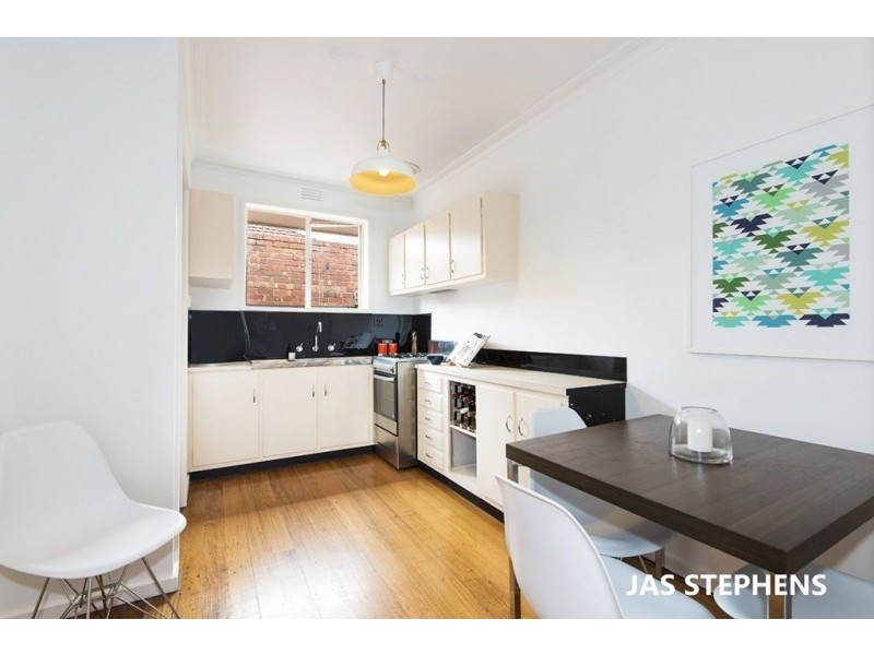 2/698 Barkly Street, West Footscray VIC 3012