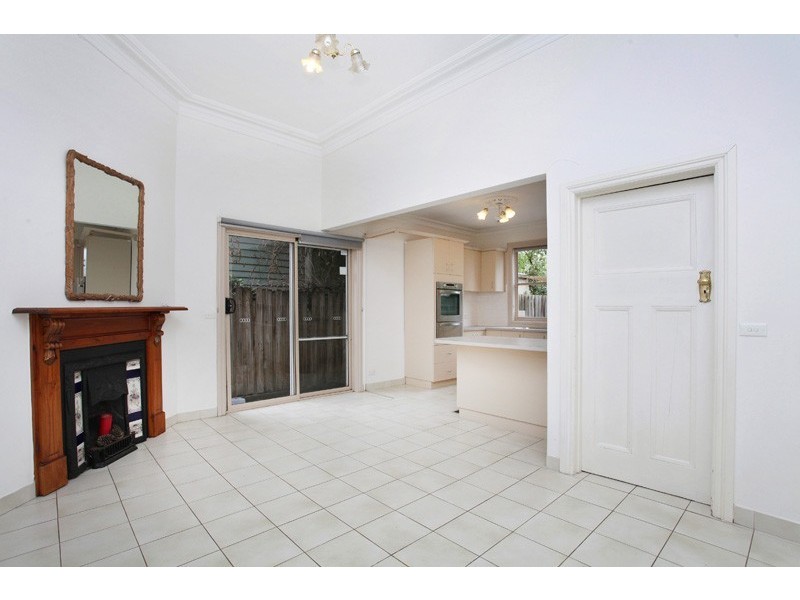 2 Oscar Street, Seddon VIC 3011