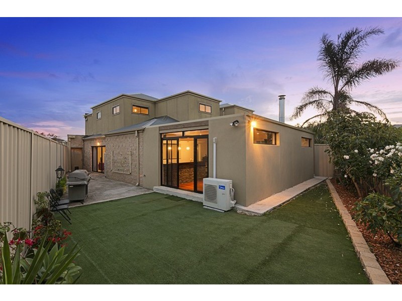 2/12 Curtin Court, Maidstone VIC 3012