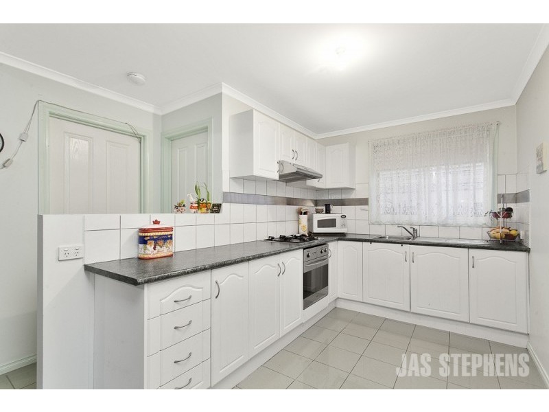 2/37 Bardsley Street, Sunshine West VIC 3020