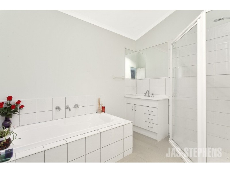 2/37 Bardsley Street, Sunshine West VIC 3020
