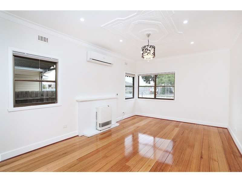 62 Suffolk Rd, Sunshine North VIC 3020