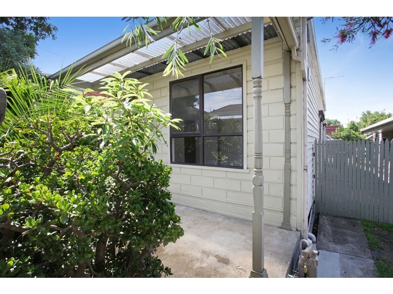 4 Pole Street, Seddon VIC 3011