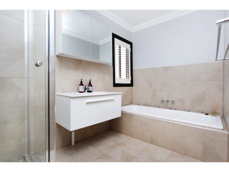 2/9 Saltley Street, Spotswood VIC 3015