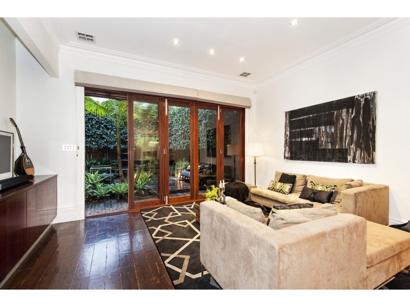 70 Lynch St, Footscray VIC 3011