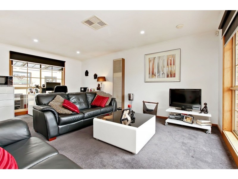 2/349 Geelong Rd, Kingsville VIC 3012