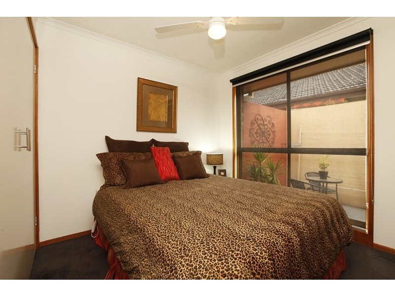 2/349 Geelong Rd, Kingsville VIC 3012