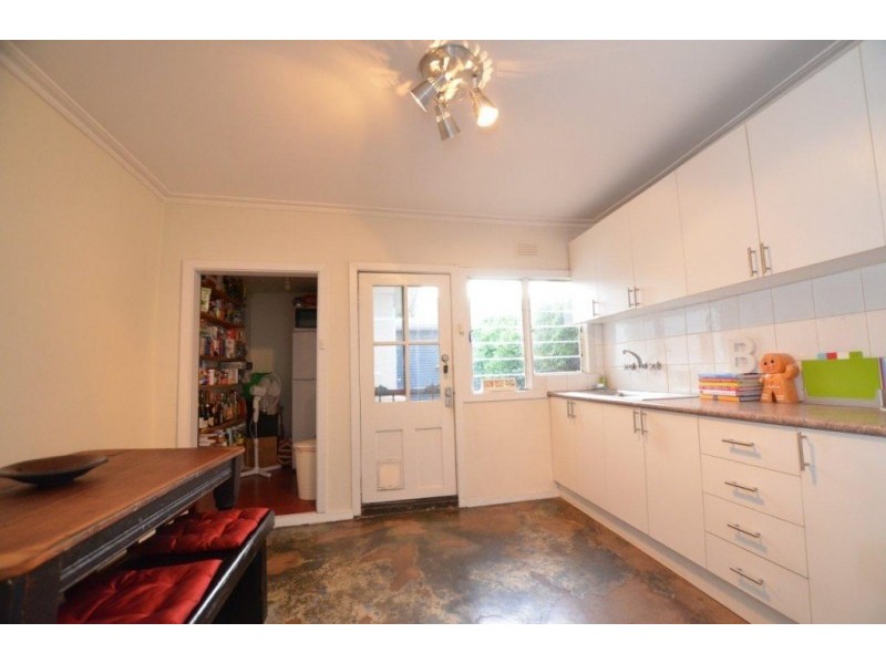 28 Victoria St, Footscray VIC 3011