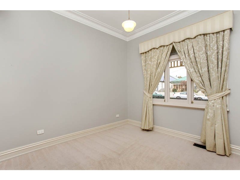 70 Chirnside St, Kingsville VIC 3012