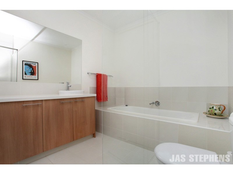 9/20 Hewitt Avenue, Footscray VIC 3011