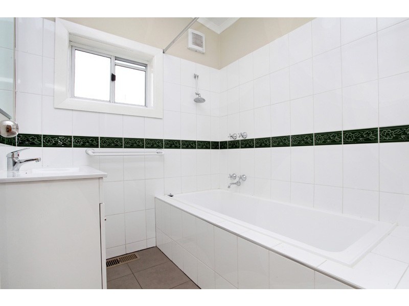 44 Chirnside Street, Kingsville VIC 3012