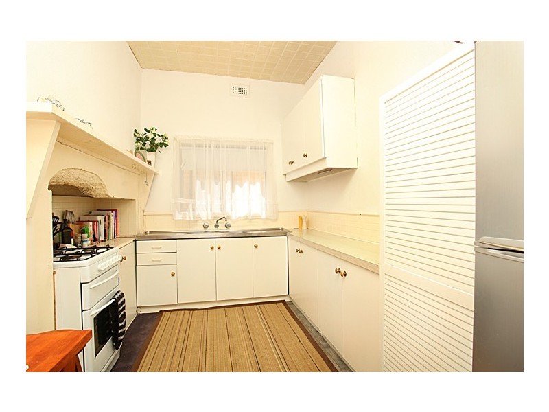 102 Empress Avenue, Kingsville VIC 3012